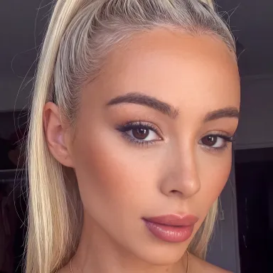 melania ludlaw profile photo